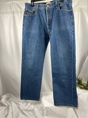 0189 Levi’s 501 men’s jeans size 38 x 30